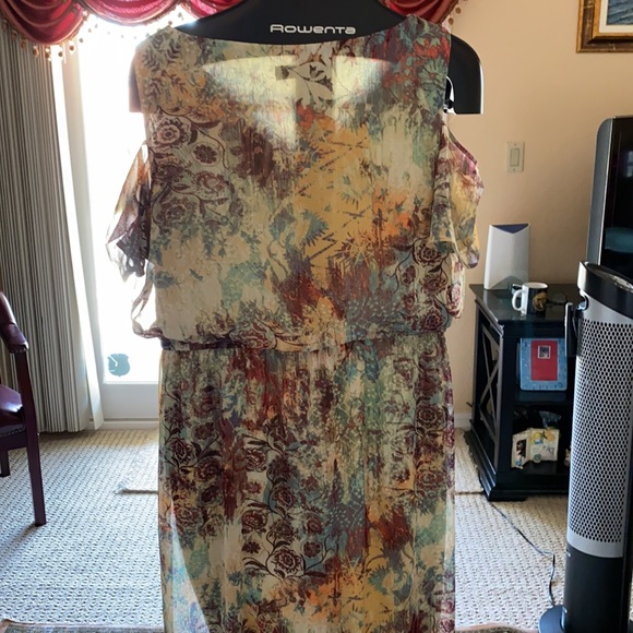 Multi-Colored High Qual Long Dress with a slit - Picture 4 of 6